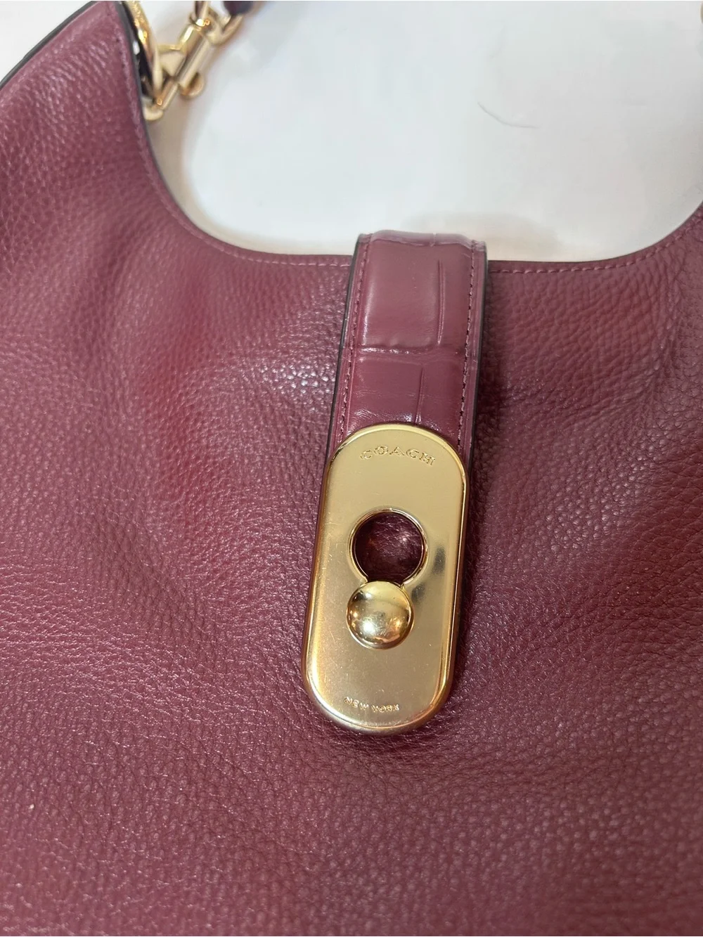 Coach Amber Hobo F48635 Burgundy Pebbled Leather Croc Trim Gold Shoulder EUC
